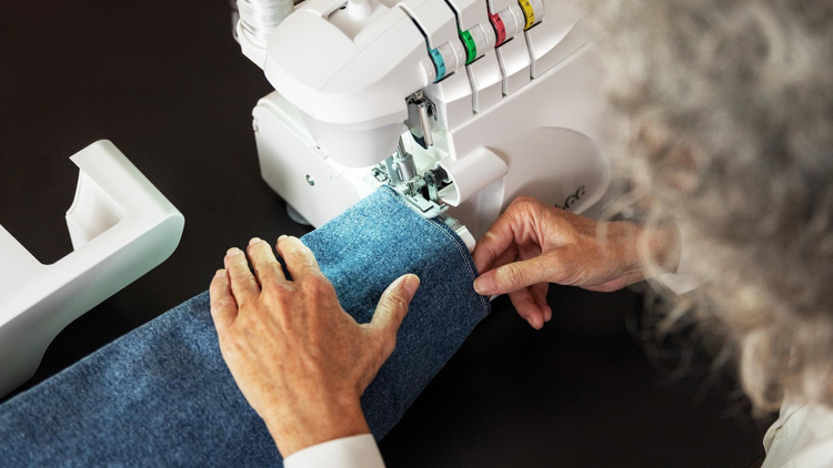 Cecotec BelleCouture OverLock Maszyna do szycia